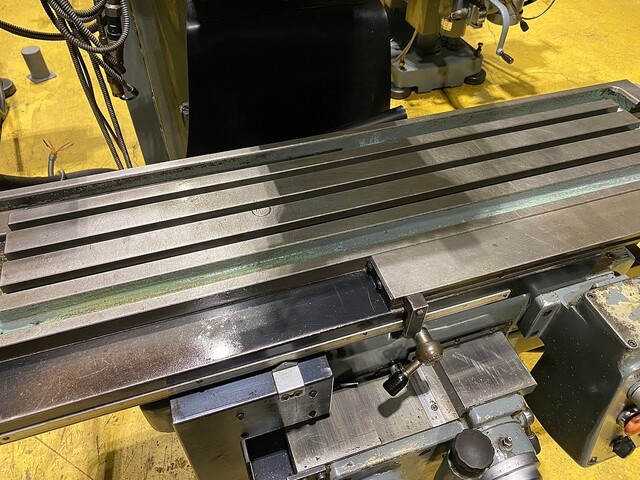 MAKINO KVJP-55 Vertical Milling Machine Image 5