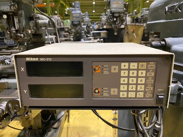 MAKINO KVJP-55 Vertical Milling Machine Image 7