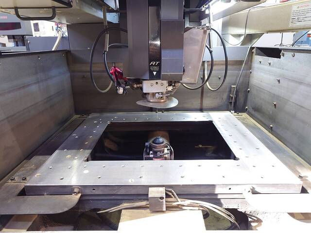 三菱電機 MV1200R 放電加工機（ワイヤー） の画像 3枚目