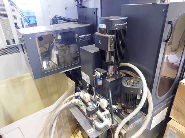 三菱電機 MV1200R 放電加工機（ワイヤー） の画像 13枚目