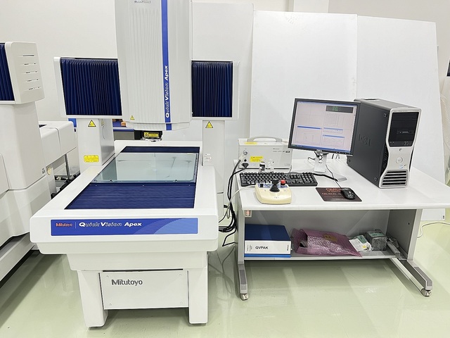 ミツトヨ QV-X404P1L-C(363-131) 画像測定機 の画像 1枚目