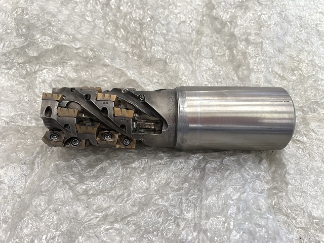 HITACHI TOOL AME1240S42-63-4NT End Mill Image 1