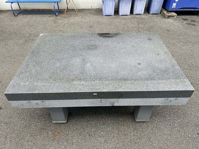 --  Surface plate/Workbench Image 1