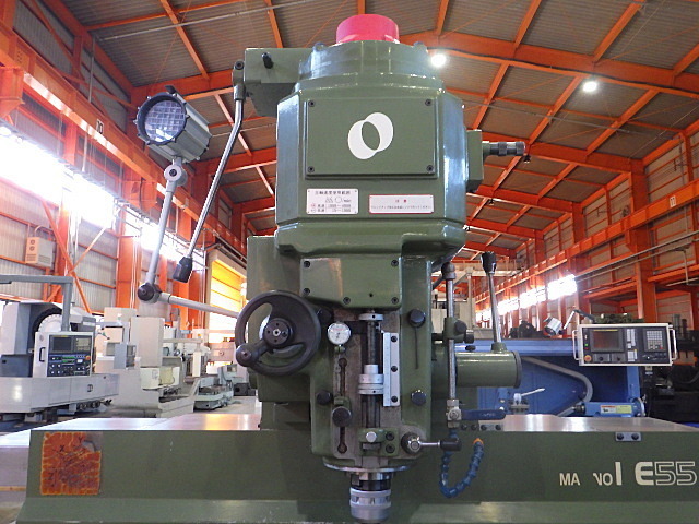 MAKINO KEV-55 NC Vertical Milling Machine Image 2