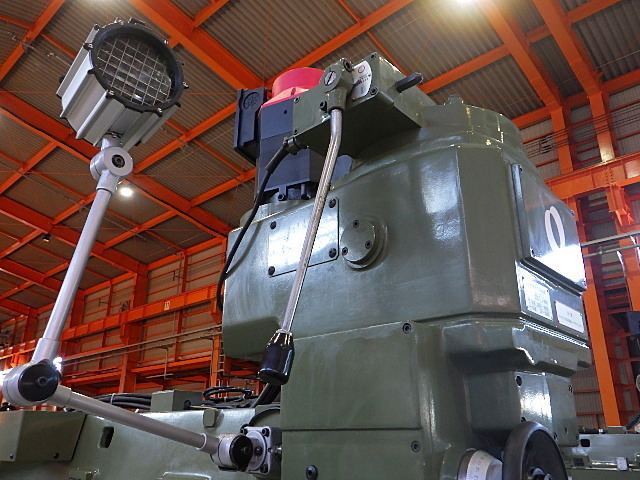 MAKINO KEV-55 NC Vertical Milling Machine Image 3