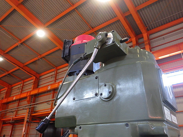 MAKINO KEV-55 NC Vertical Milling Machine Image 3