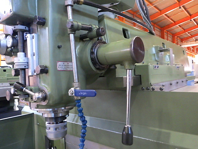 MAKINO KEV-55 NC Vertical Milling Machine Image 4