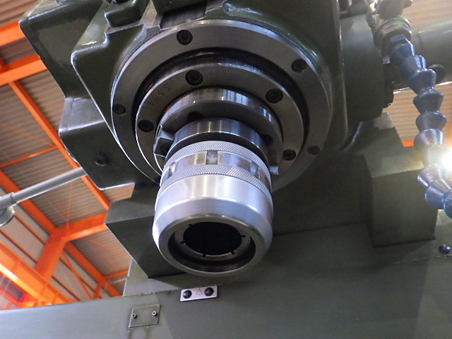 MAKINO KEV-55 NC Vertical Milling Machine Image 6