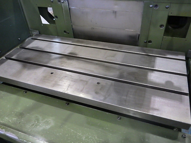 MAKINO KEV-55 NC Vertical Milling Machine Image 7