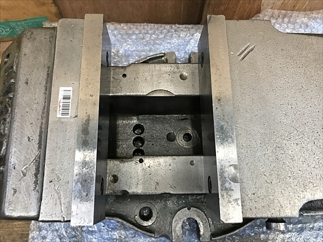 TAKEDA MACHINE TOOLS TK-200HVS Vice Image 2