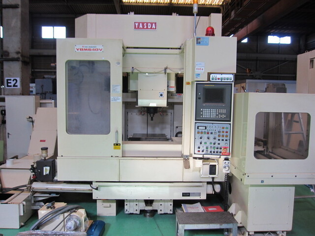 安田工業 YBM-640V-PC 立型マシニングセンタ の画像 1枚目