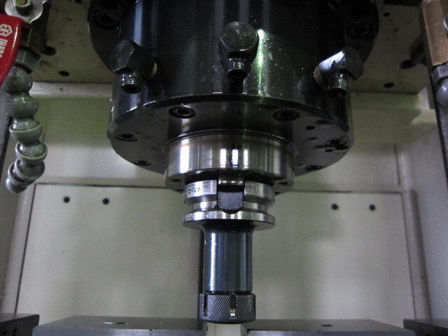 安田工業 YBM-640V-PC 立型マシニングセンタ の画像 3枚目