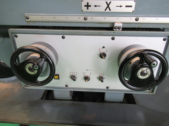 MAKINO BNI-85 NC Vertical Milling Machine Image 6