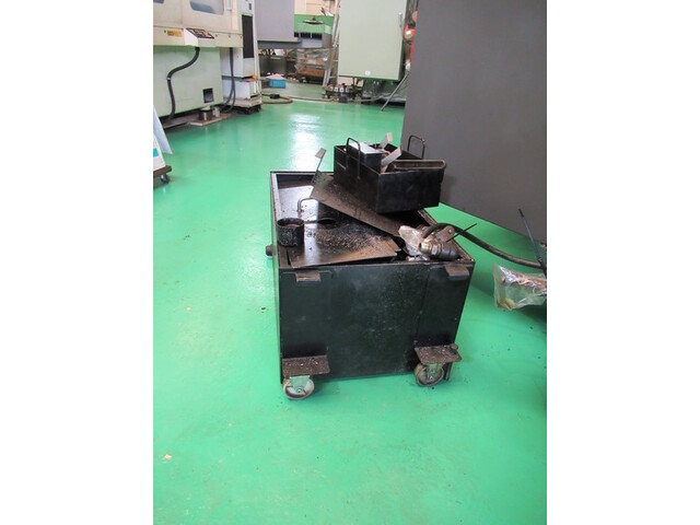MAKINO BNI-85 NC Vertical Milling Machine Image 7