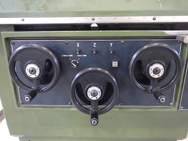 牧野フライス製作所 AEV5-85 NC立型フライス盤 の画像 7枚目
