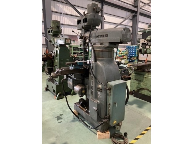 MAKINO KJP Vertical Milling Machine Image 3