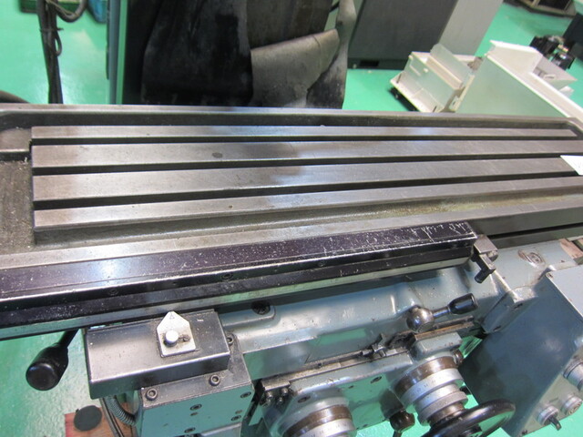MAKINO KSJP-55 Vertical Milling Machine Image 4