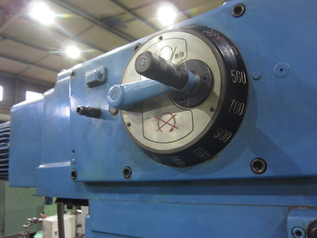 MAKINO BGII-85 Vertical Milling Machine Image 4