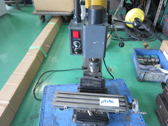  立フライス Vertical Milling Machine Image 1