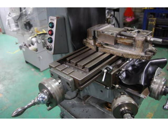 山田機械工業 FV-1 Vertical Milling Machine Image 4