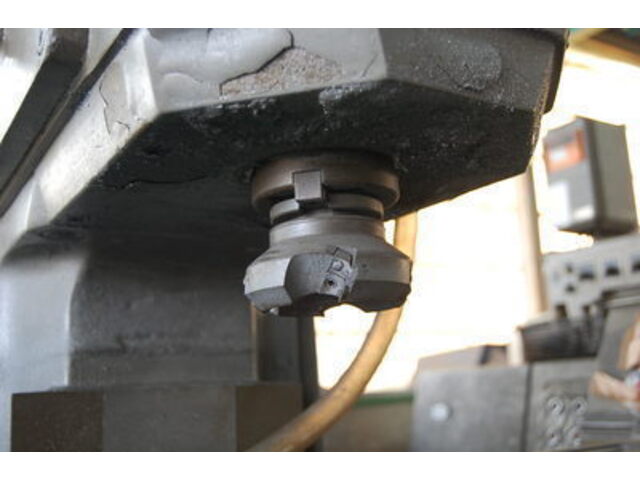 ENSHU INDUSTRIAL VA Vertical Milling Machine Image 3