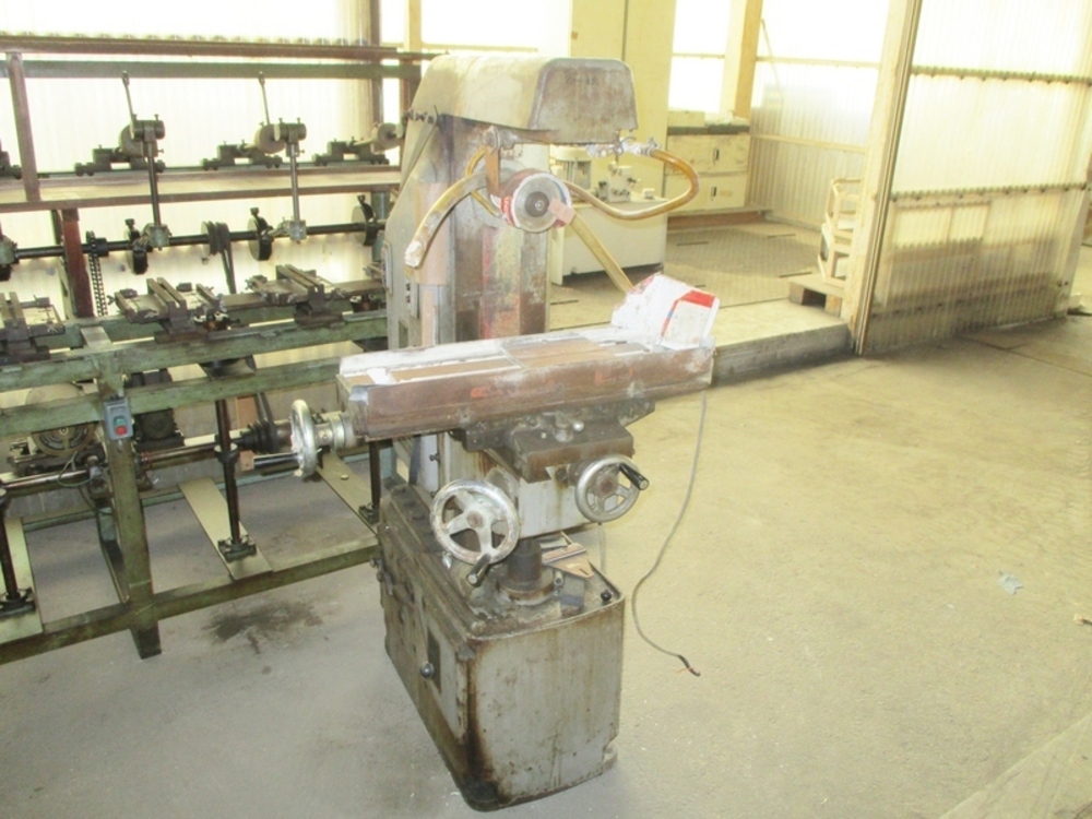  横フライス Horizontal Milling Machine