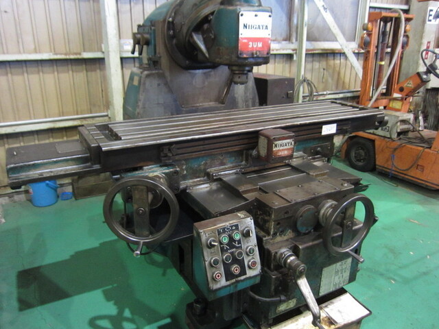 NIIGATA MACHINE TECHNO 3UM Universal Milling Machine Image 1