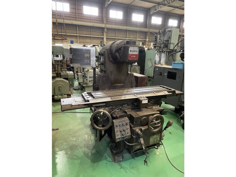 NIIGATA MACHINE TECHNO 3UM Universal Milling Machine