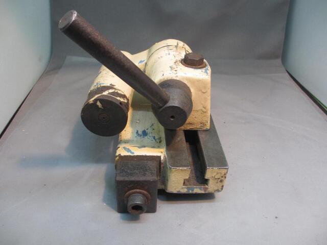 TOYODA MACHINE WORKS 　 Cylindrical Grinder Image 3