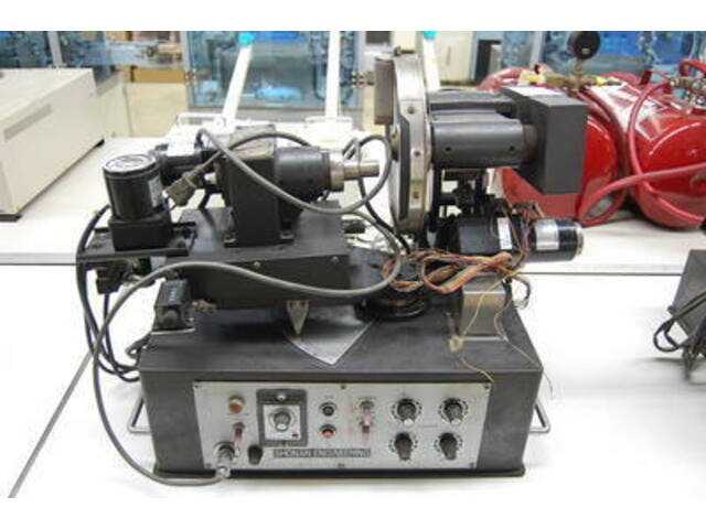  ダイヤR研磨機 Tool Grinder Image 1