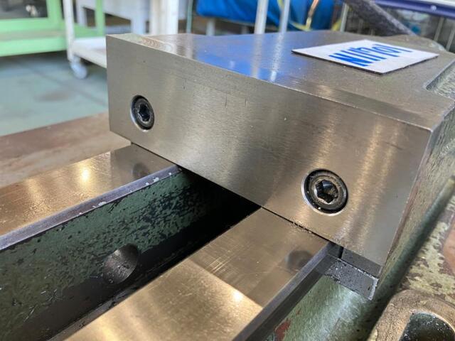 TAKEDA MACHINE TOOLS  Vice Image 4