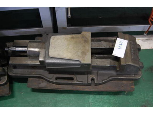 TAKEDA MACHINERY 油圧バイス Vice Image 1
