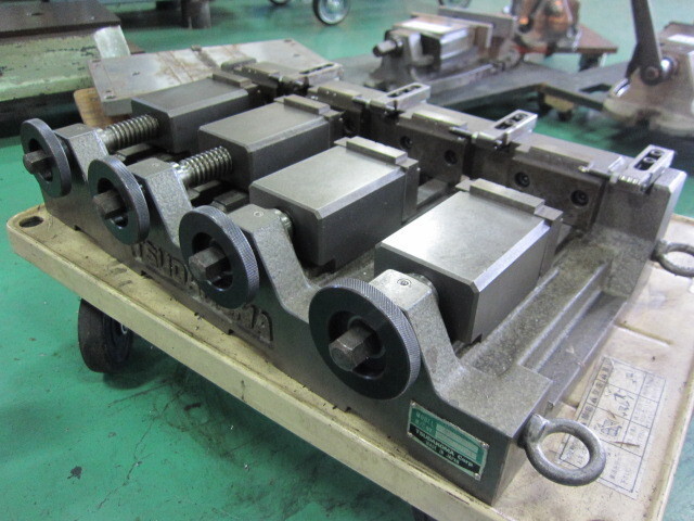 津田駒工業 VM-75 バイス の画像 1枚目