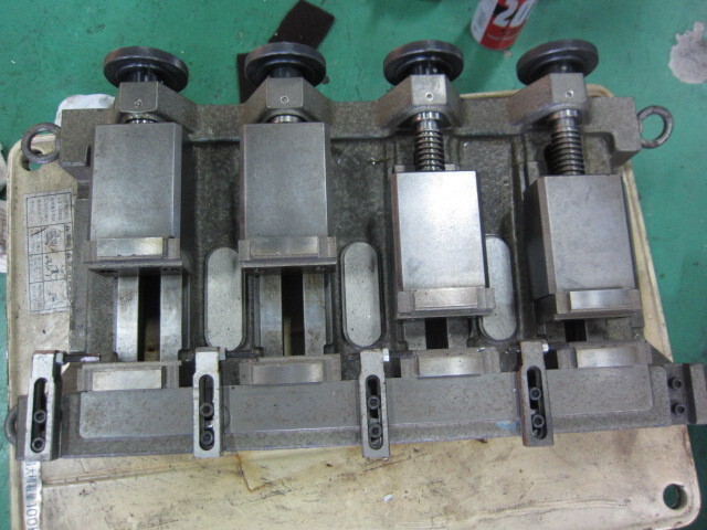 津田駒工業 VM-75 バイス の画像 4枚目