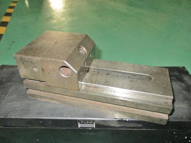  WS-120-1 Vice Image 1
