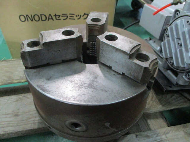  三ツ爪スクロールチャック Lathe Chuck Image 1