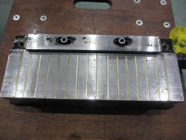 FUJI JIKOH フジ磁工 EFA100×250T1 Magnet Chuck Image 2