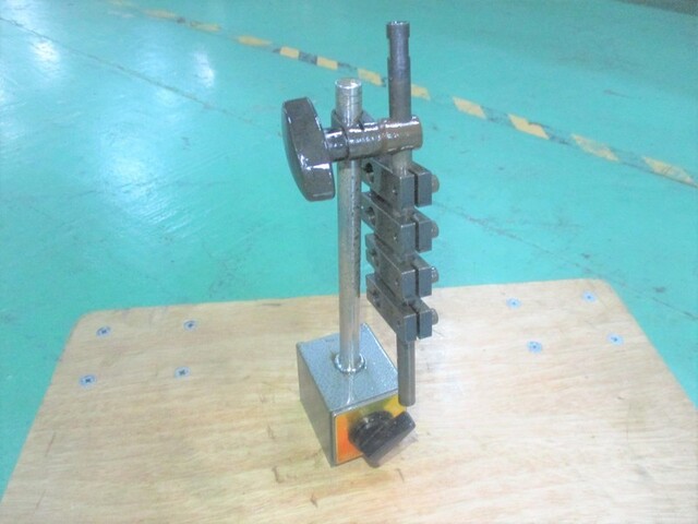 Mitutoyo 7011B Stand/Stage Image 1