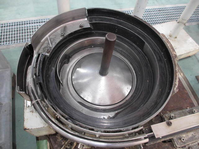 NTN N25 パーツフィーダー の画像 2枚目