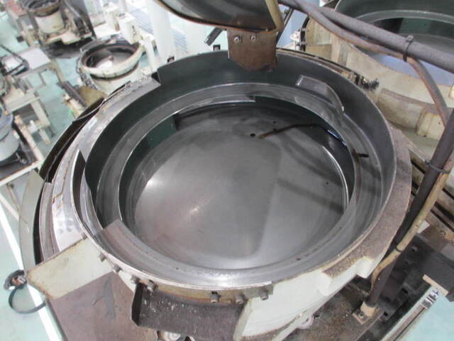  YS30 Parts Feeder Image 2