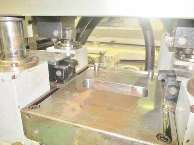 能率機械製作所 LEM-3205C Hydraulic Press Image 4