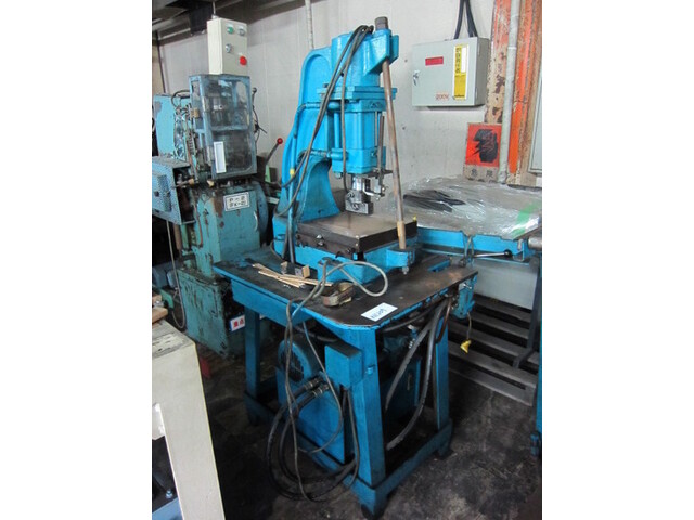 宮崎機械店 プレス切断機 Hydraulic Press Image 1