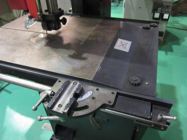 AMADA VA-400 Contour Machine Image 7