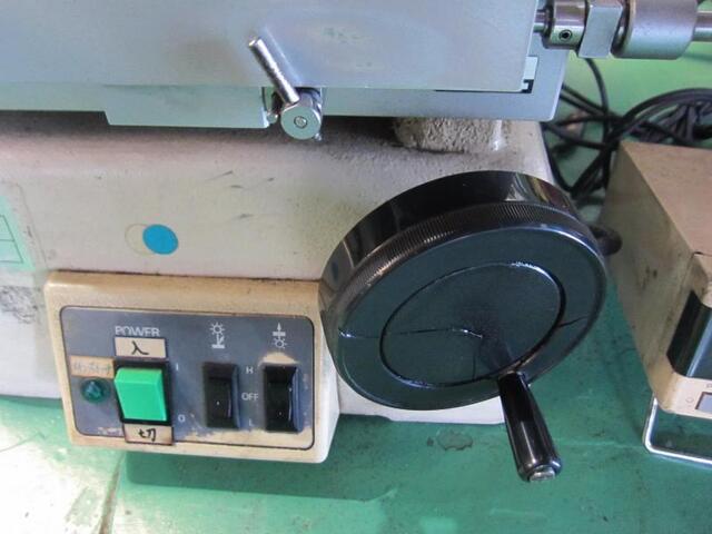  V-12A Projector Image 4