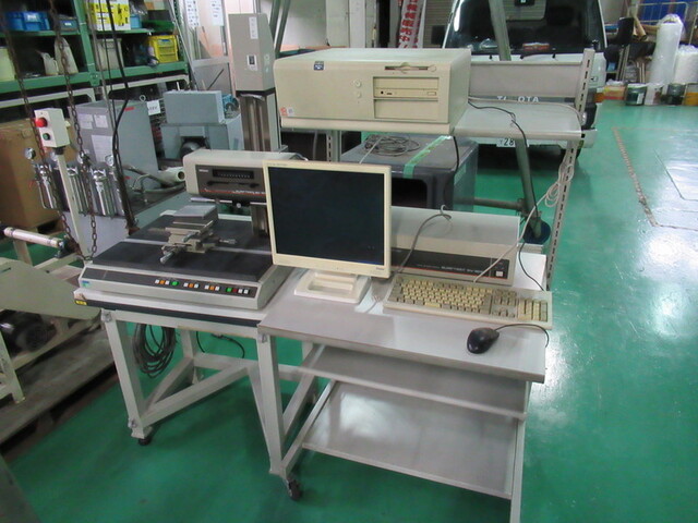 Mitutoyo SURFTEST SV-600 Projector Image 1