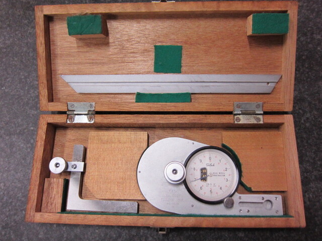  NO. 500 Projector Image 1