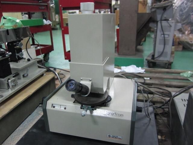 TOKYO SEIMITSU surfcom900B Projector Image 2