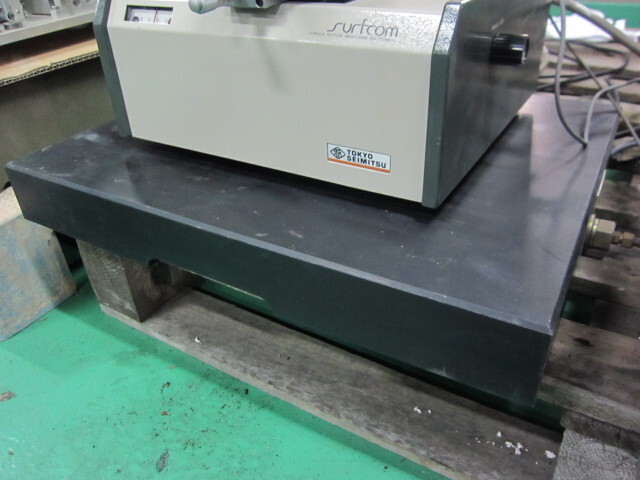 TOKYO SEIMITSU surfcom900B Projector Image 5