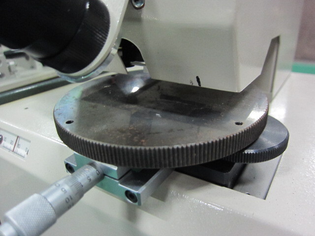 TOKYO SEIMITSU surfcom900B Projector Image 6
