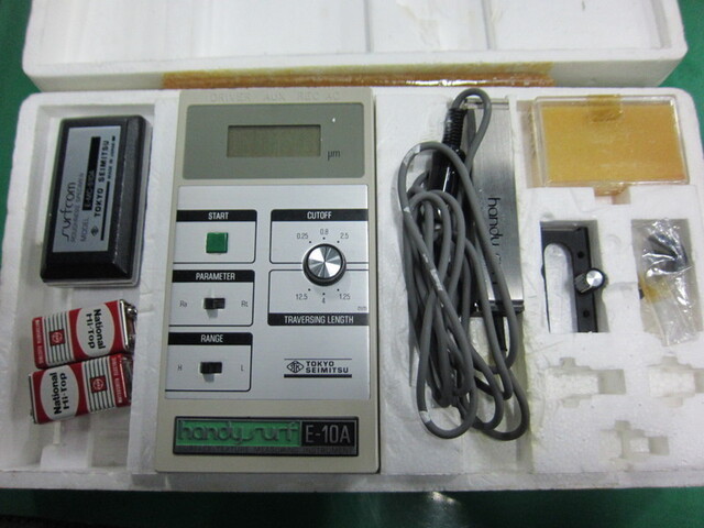 TOKYO SEIMITSU E-10A Projector Image 1